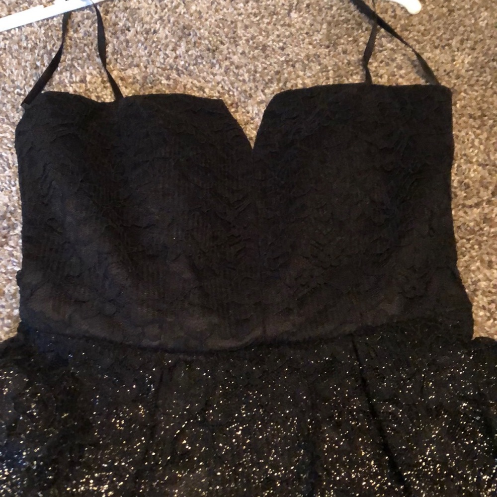 Black and gold homecoming dress - Picture 4 of 5